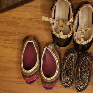 Size5/6 toddler shoes.